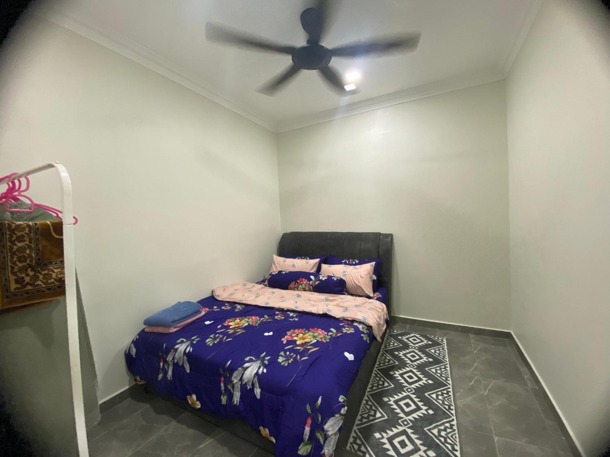 Cik Nik Roomstay * Shah Alam